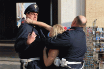 05_inna sevchenko, Marianne de la République Française, provoque les "carabinieri"
