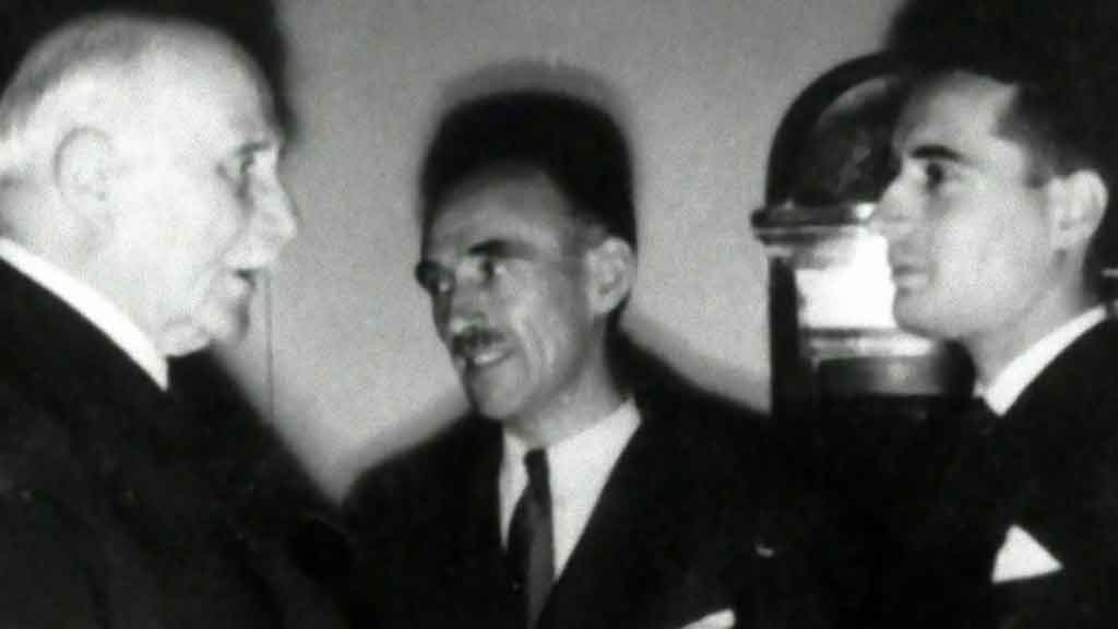petain_mitterrand_e
